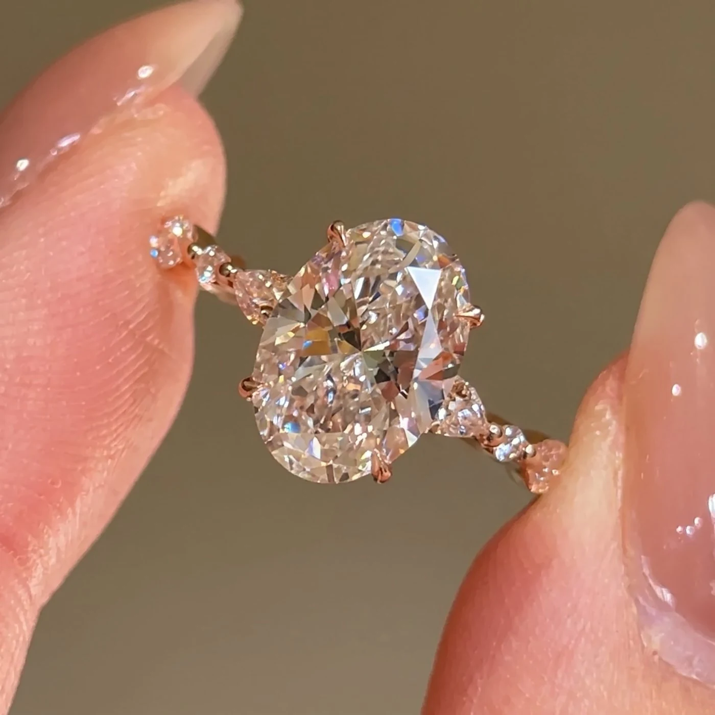 Lab Grown Diamond vs Moissanite: What Changes on the Hand?